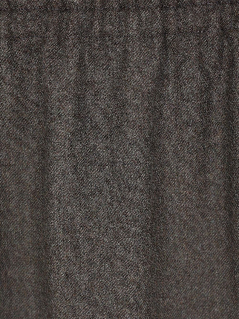 elastic-waist skirt 4