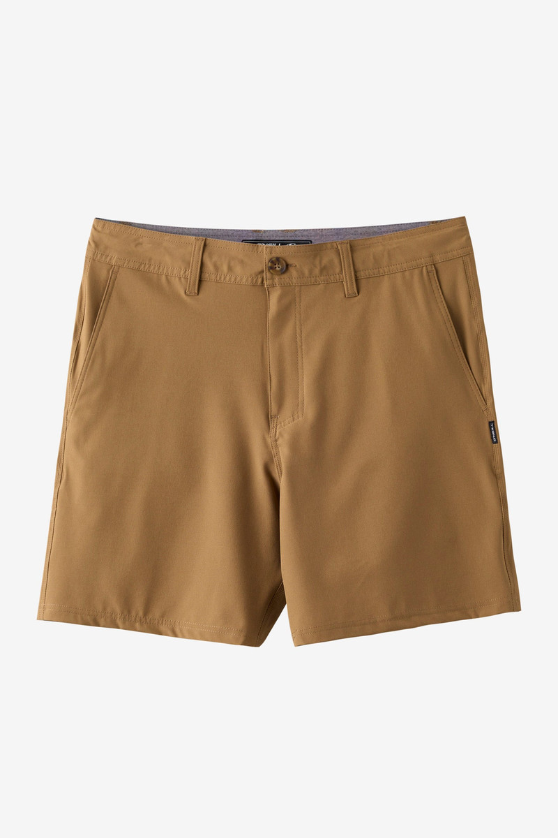 Reserve Solid 17" Hybrid Shorts 1