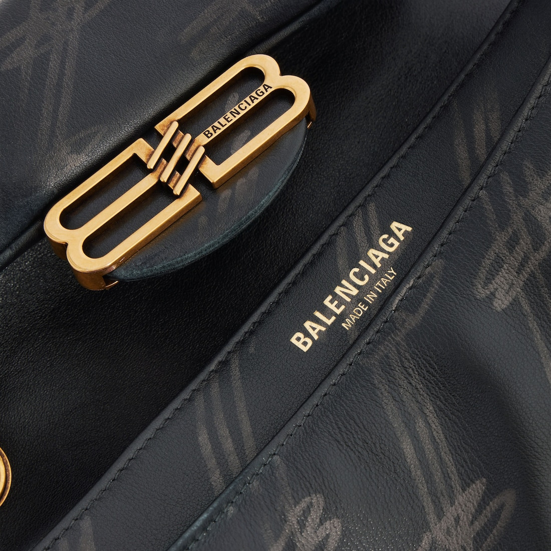 Women's Darling Chain Bag Mini in Black - 5
