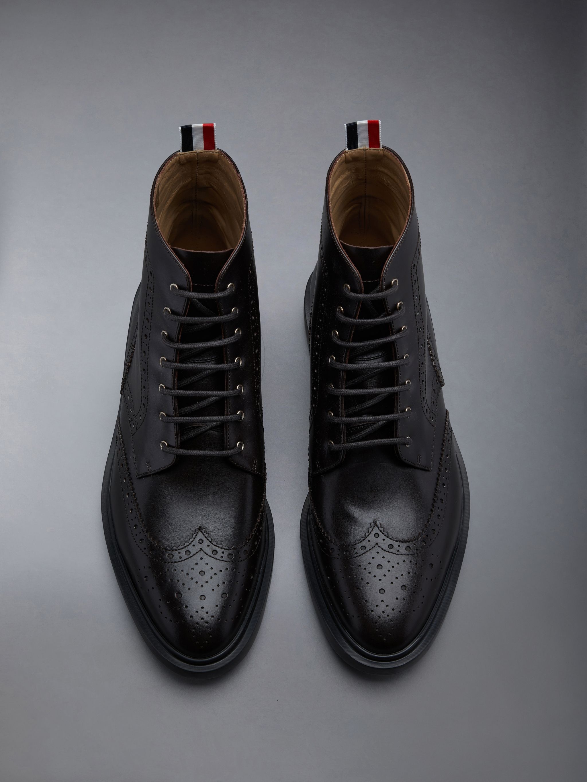 Pebble Grain Wingtip Boot - 5