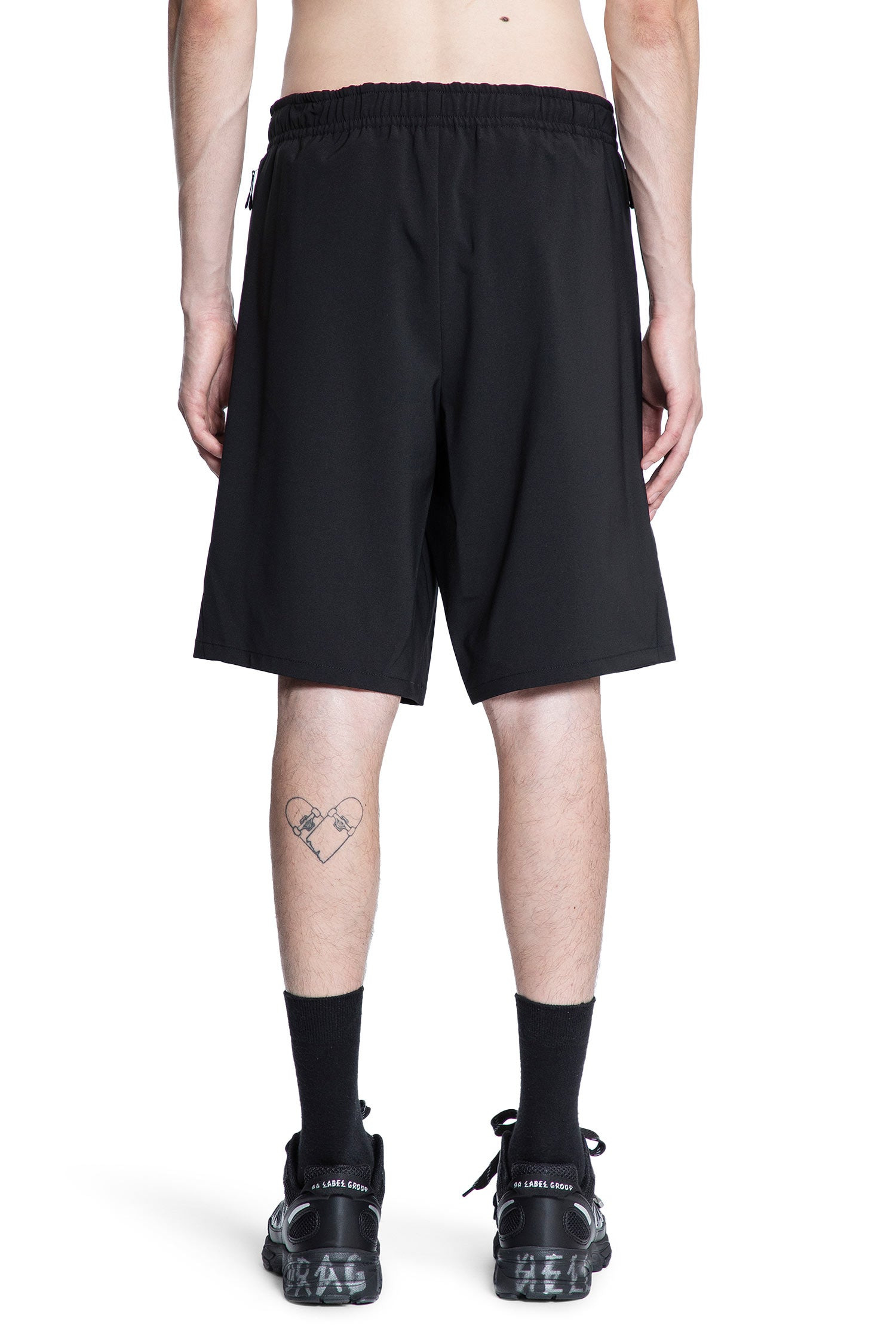 Logo-Patch-Shorts - 3