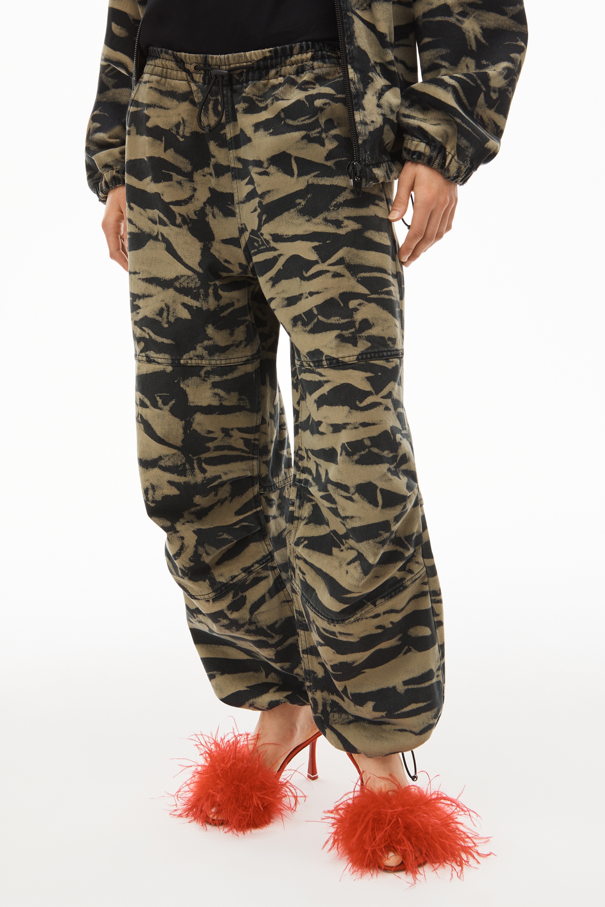 BAGGY JOGGER IN ACID OVERDYE PRINT DENIM - 3