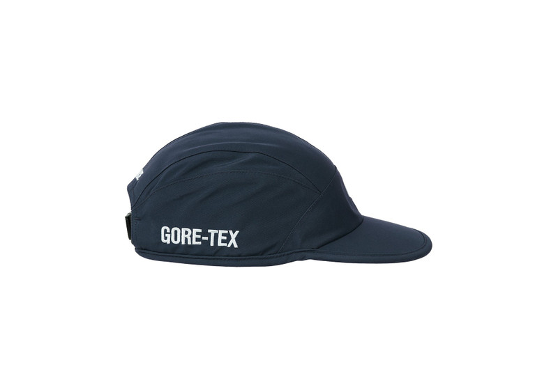 PALACE GORE-TEX RUNNER NAVY outlook