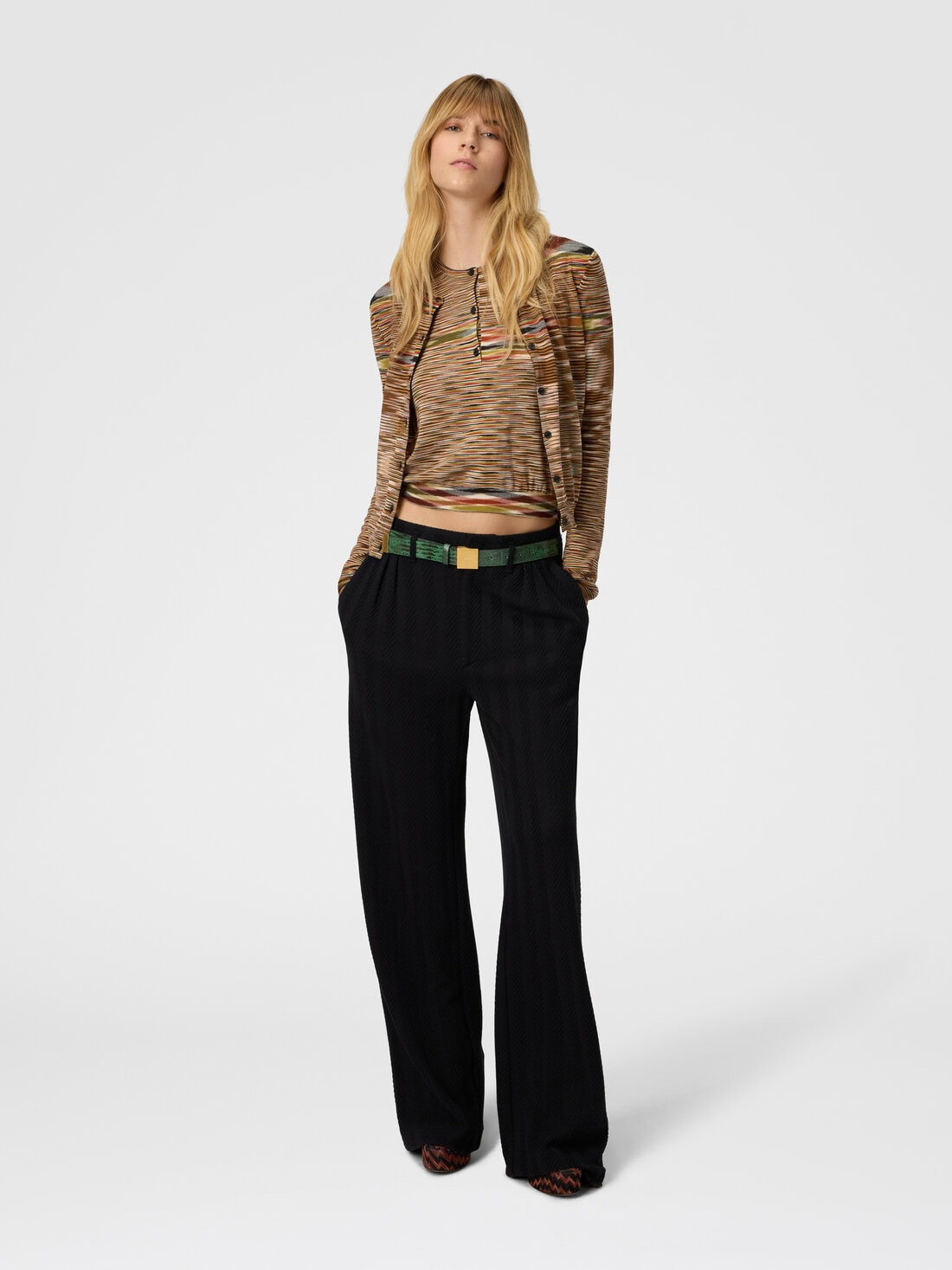 Short Crew Neck Cardigan in Smooth Flame Knit - 2
