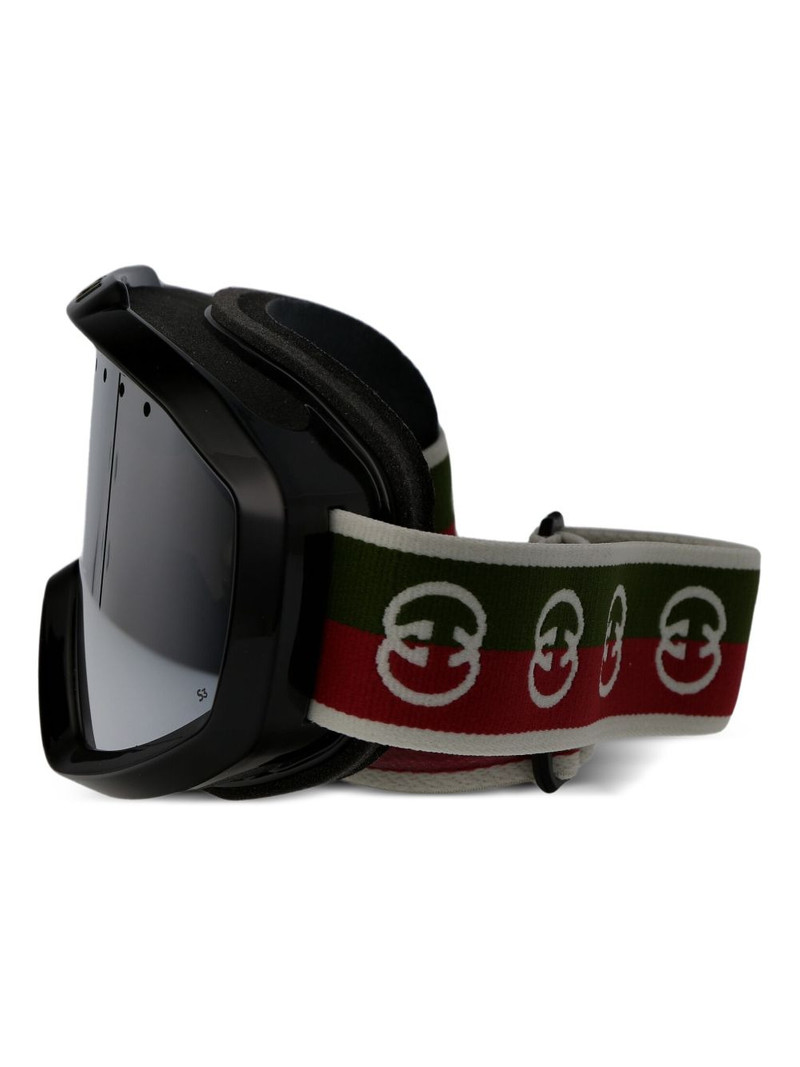 GUCCI mask-shaped sunglasses outlook