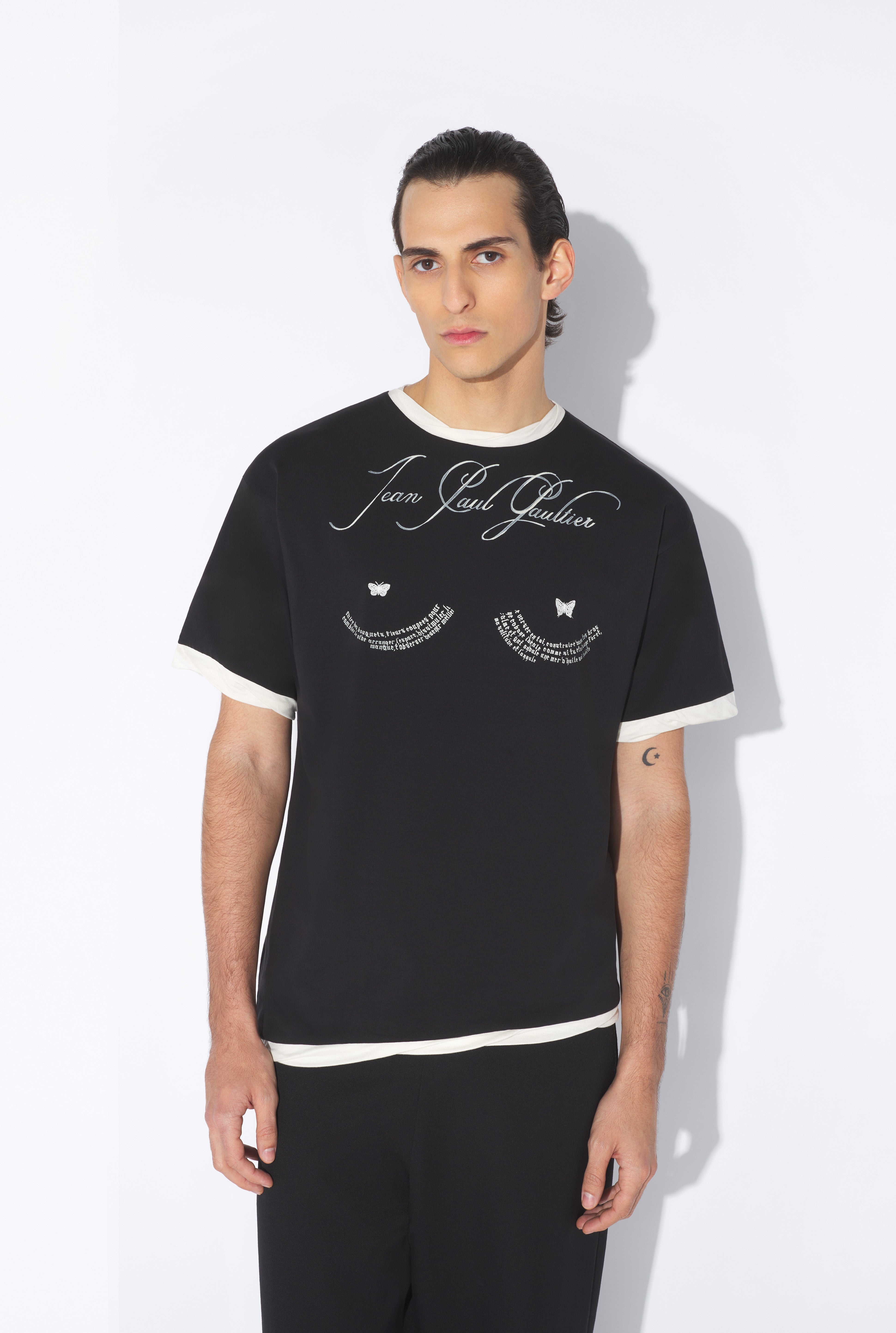 THE OVERSIZED BLACK “TATTOO POEM” T-SHIRT - 6