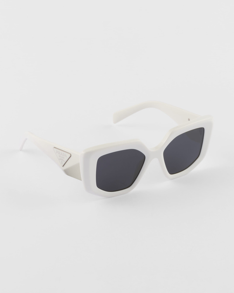 Sunglasses with triangle logo 3