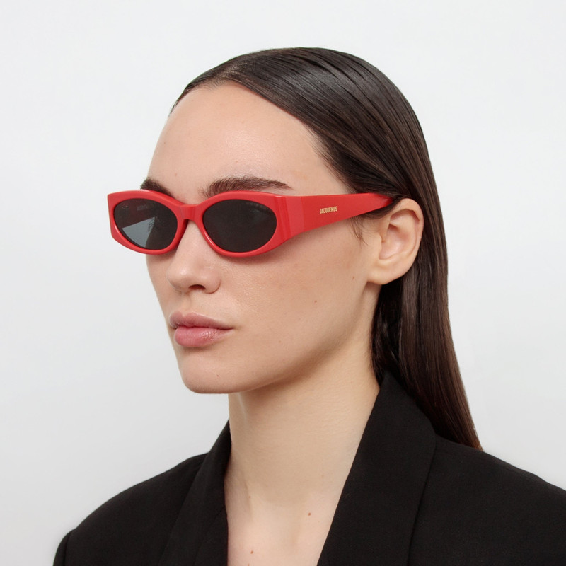 JACQUEMUS Ovalo Oval Sunglasses in Red outlook