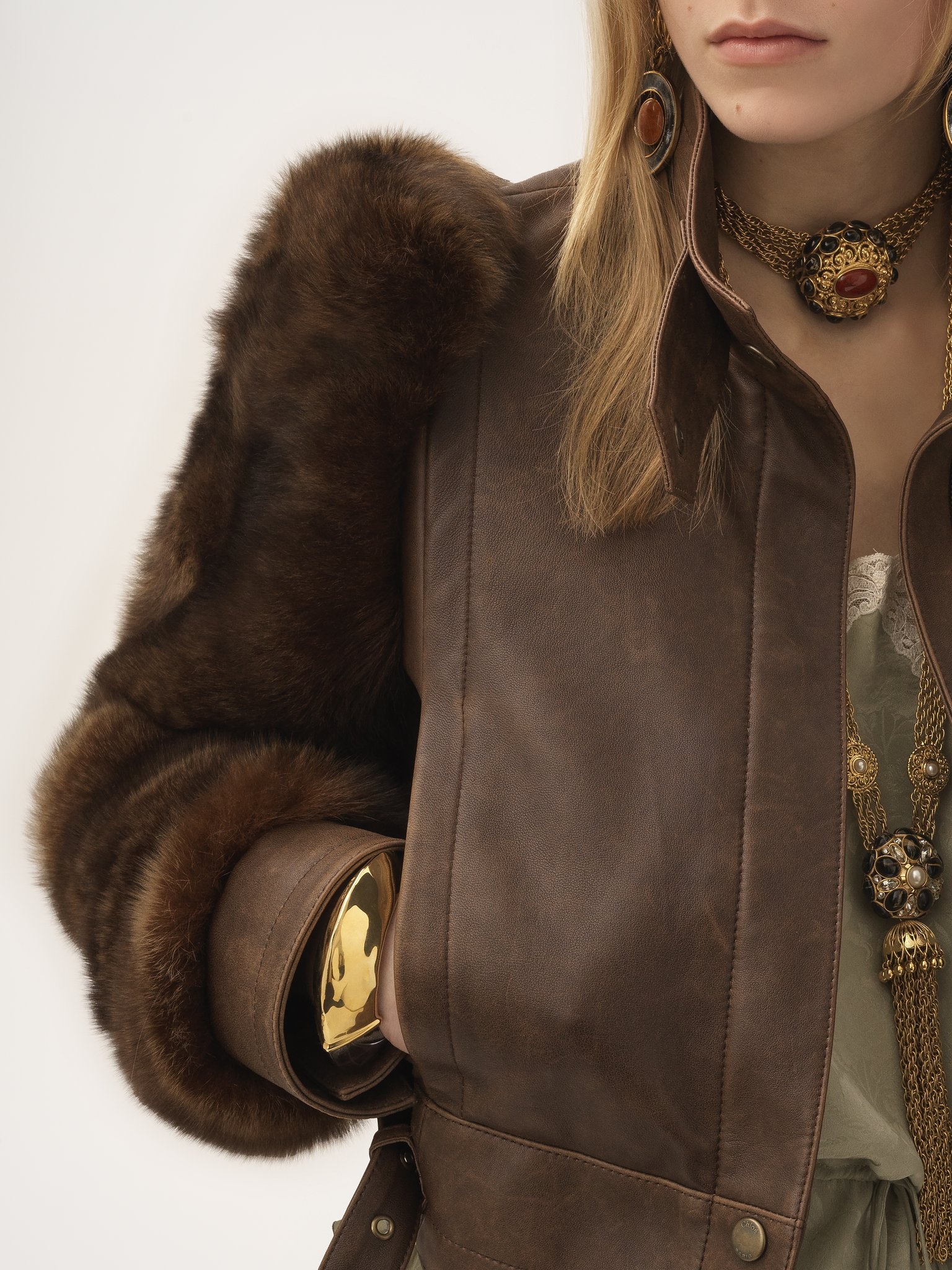 HIGH-NECK SHORT JACKET IN LEATHER - 7