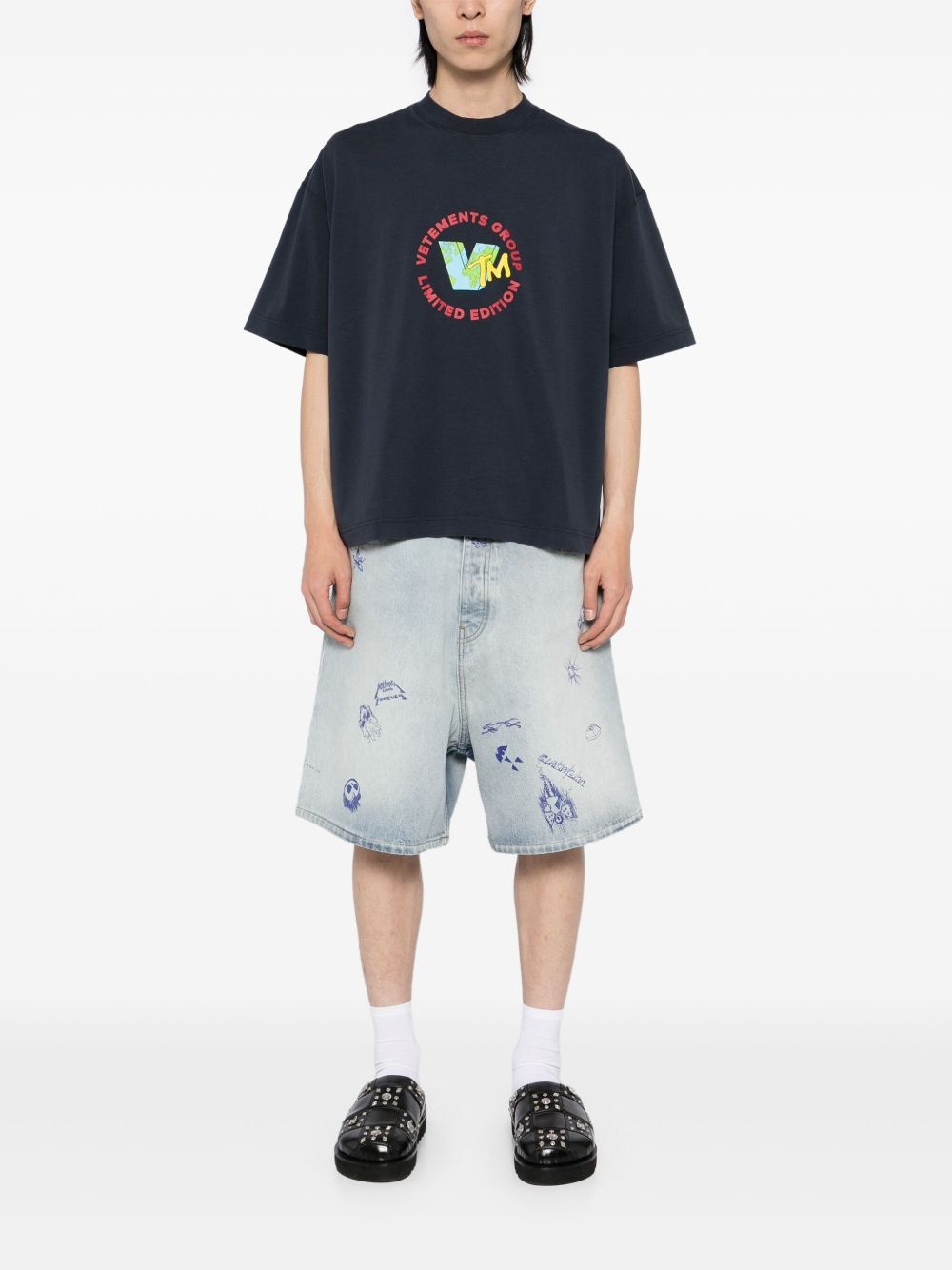 graphic-print T-shirt - 2