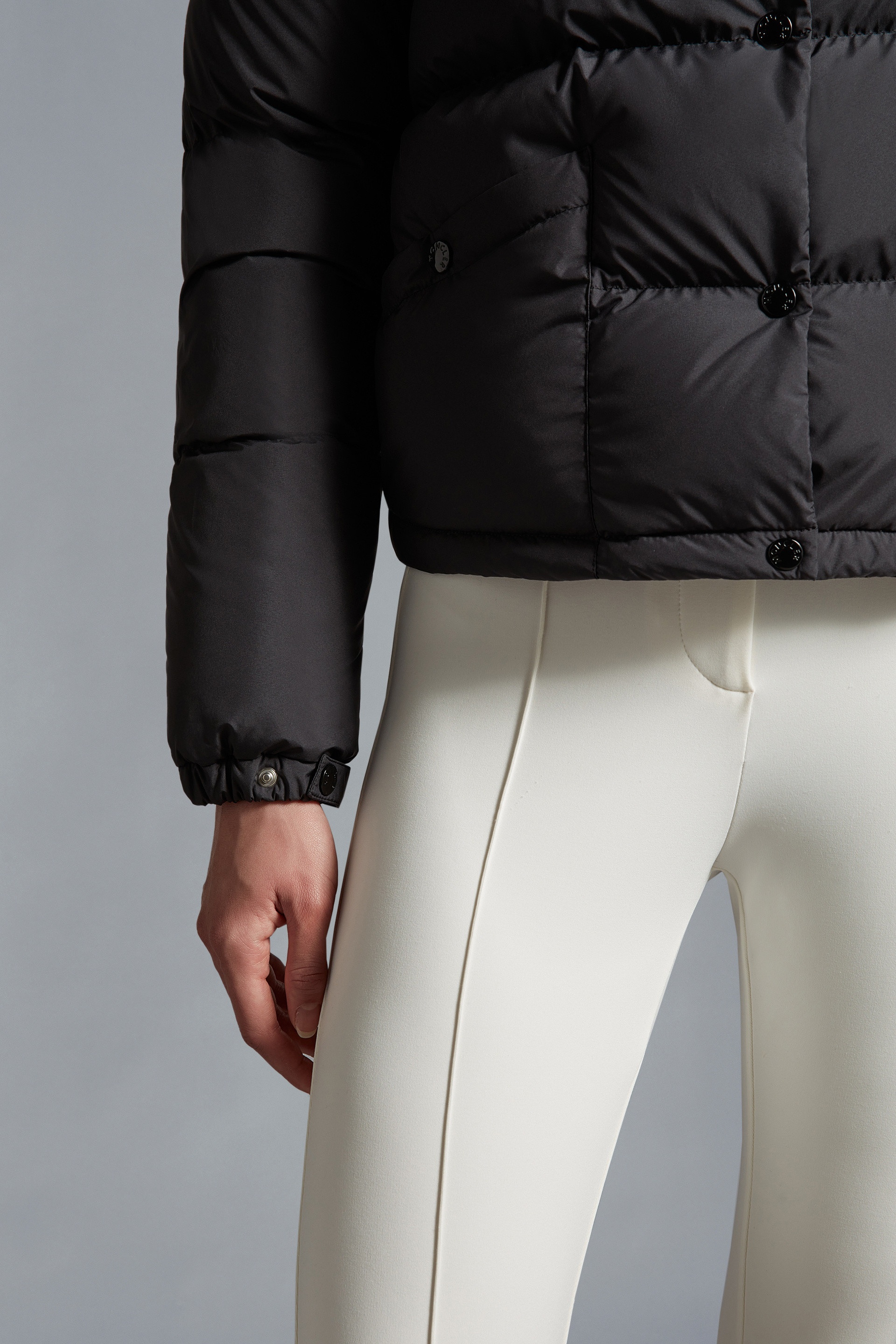 関税込 MONCLER Ebre Short Down Jacket ダウンジャケット Moncler Ebre Short Down Jacket | REVERSIBLE