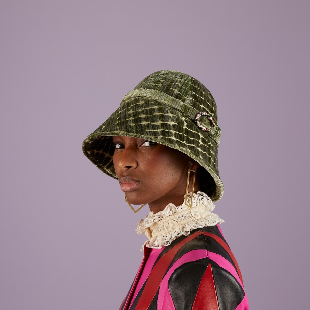 Velvet bucket hat with tiger head - 3