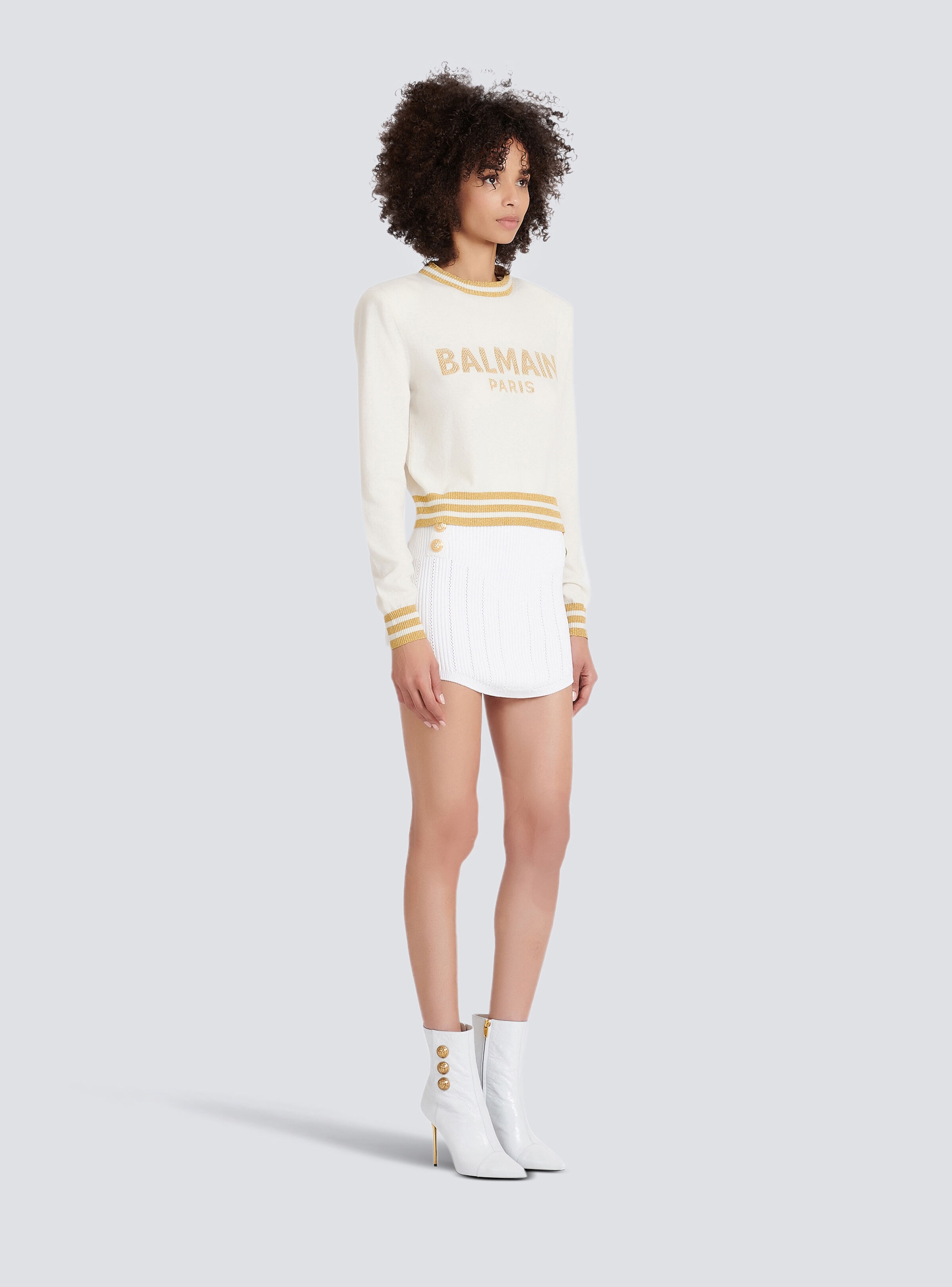 Cropped wool sweatshirt with gold Balmain logo - 4