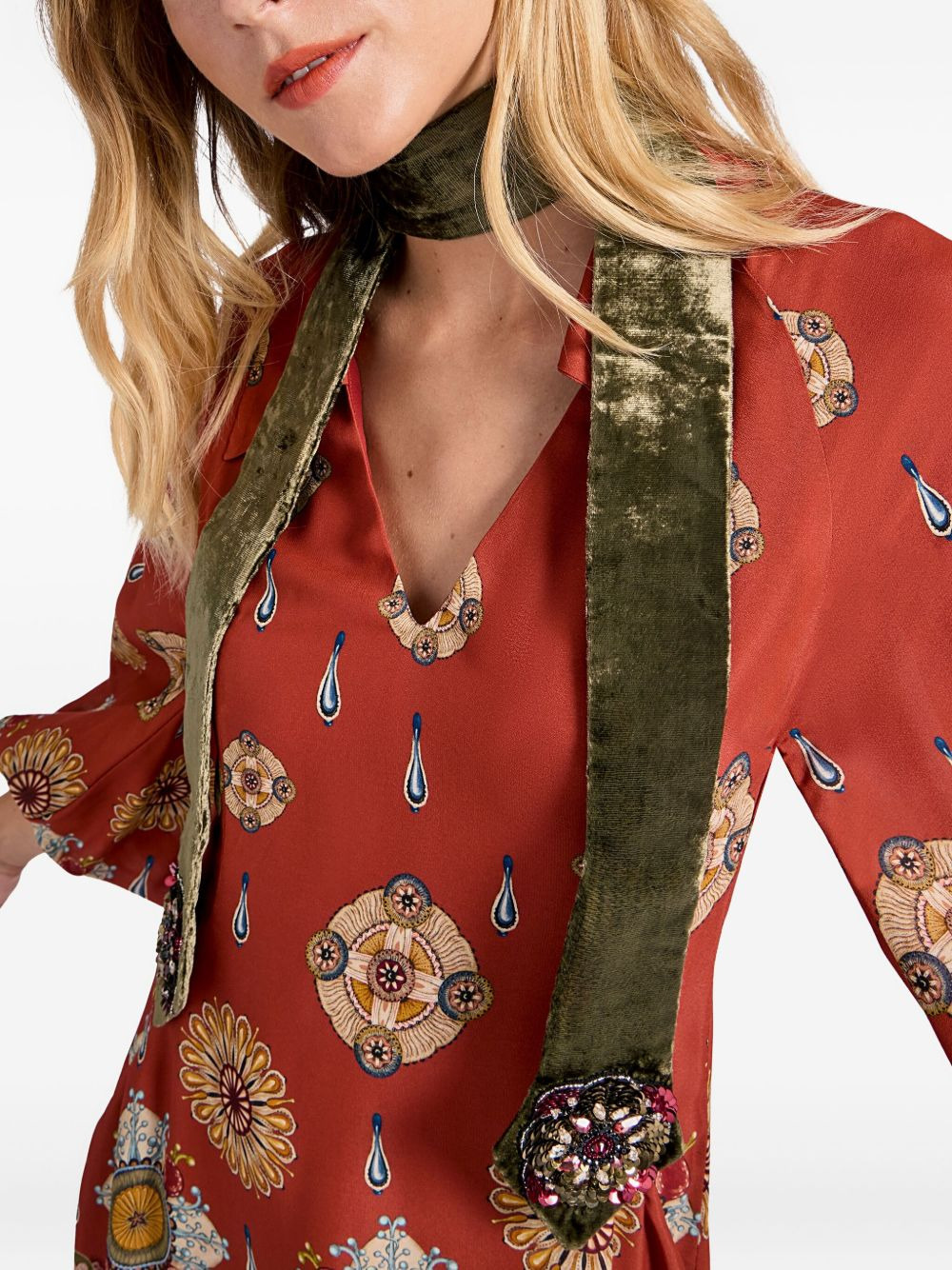 Ella 2-Ways embellished velvet-texture stole - 5