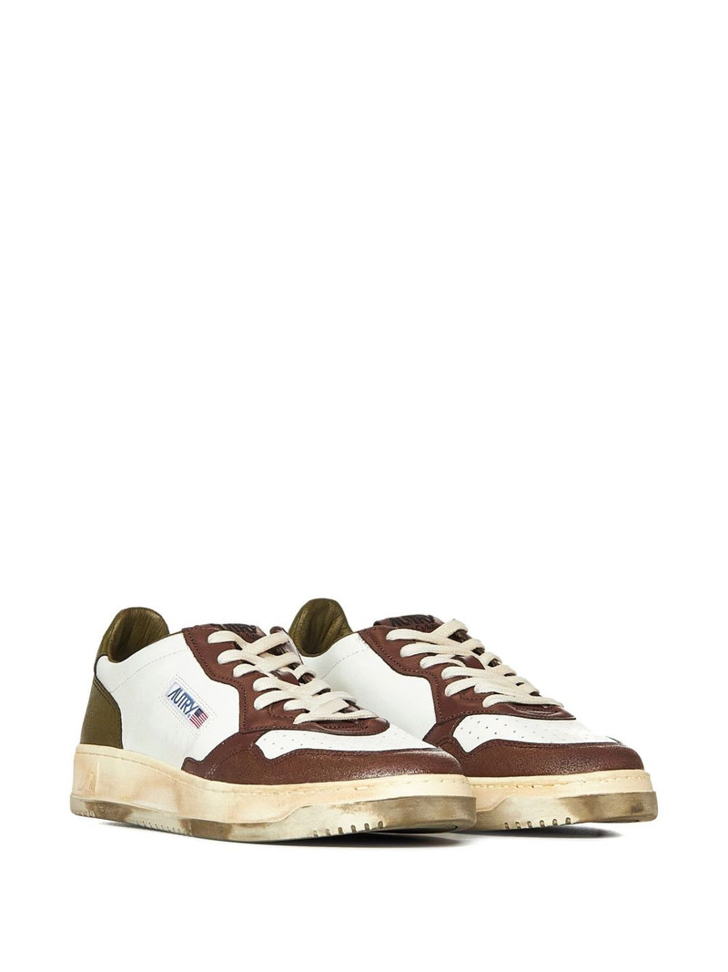 AUTRY Sup Vint Low leather sneakers outlook