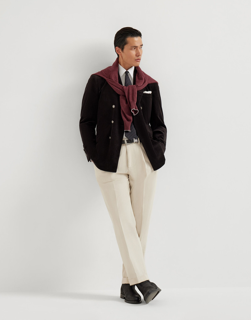 Twisted cotton gabardine leisure fit trousers with double pleats 4