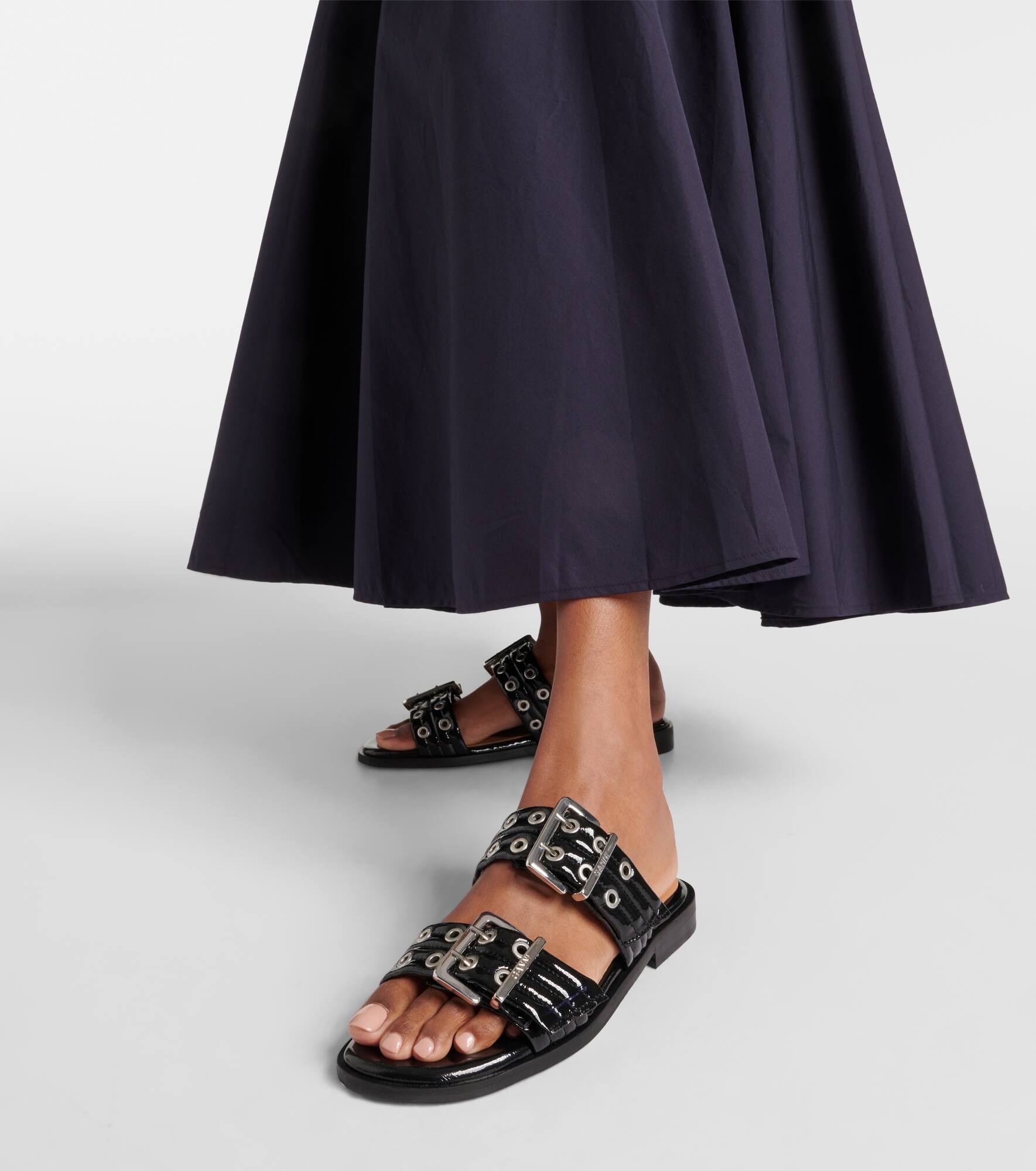 Studded patent leather sandals - 4