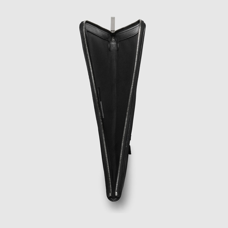 Medium business case with Gucci logo 7