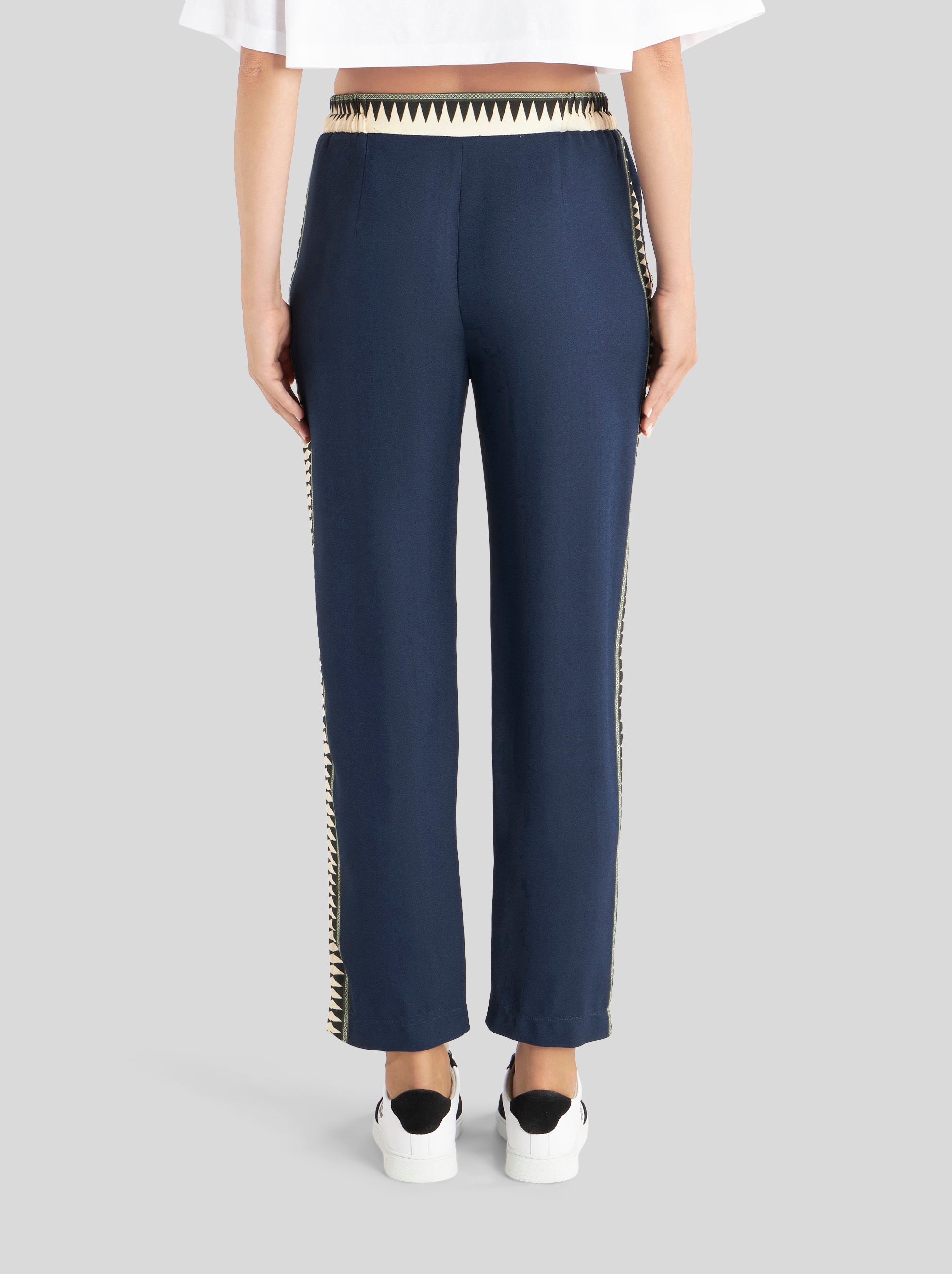 JOGGING TROUSERS WITH GEOMETRIC DETAILS - 4
