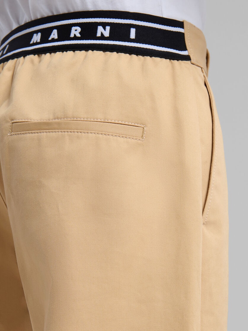 BEIGE BIO GABARDINE TROUSERS WITH BACK LOGO WAIST - 4