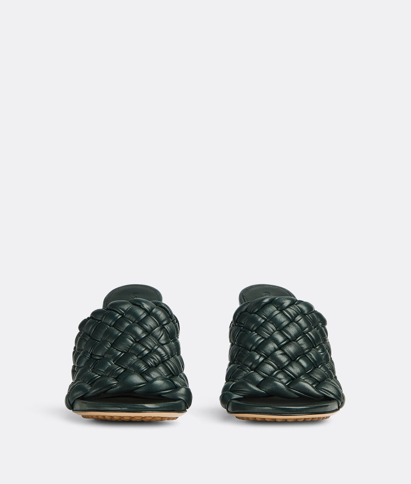 Bottega Veneta dot wave outlook