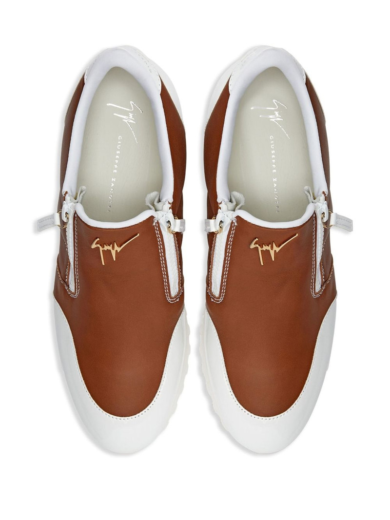 Conley trainers 4