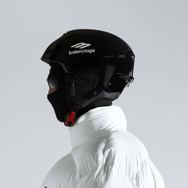 Helmet in Black 6