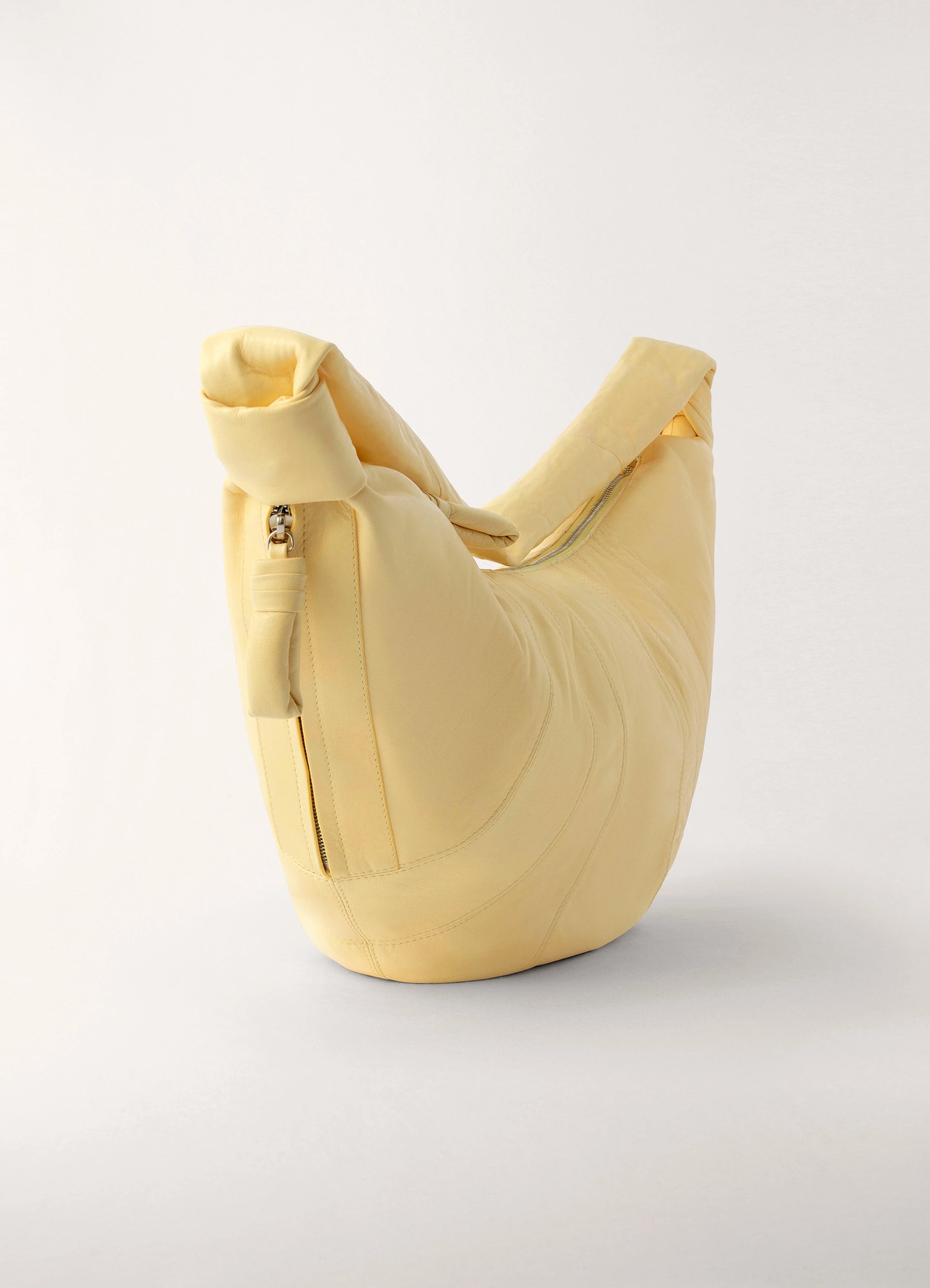 LARGE CROISSANT BAG
SOFT NAPPA LEATHER - 2