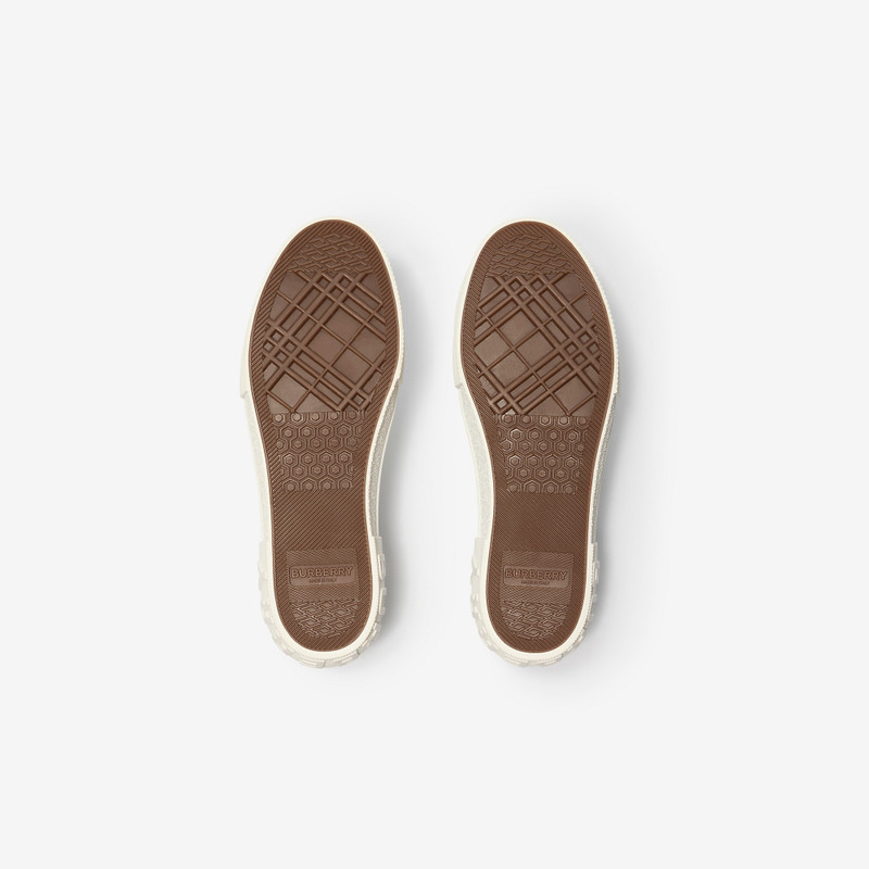 Check Sneakers 5