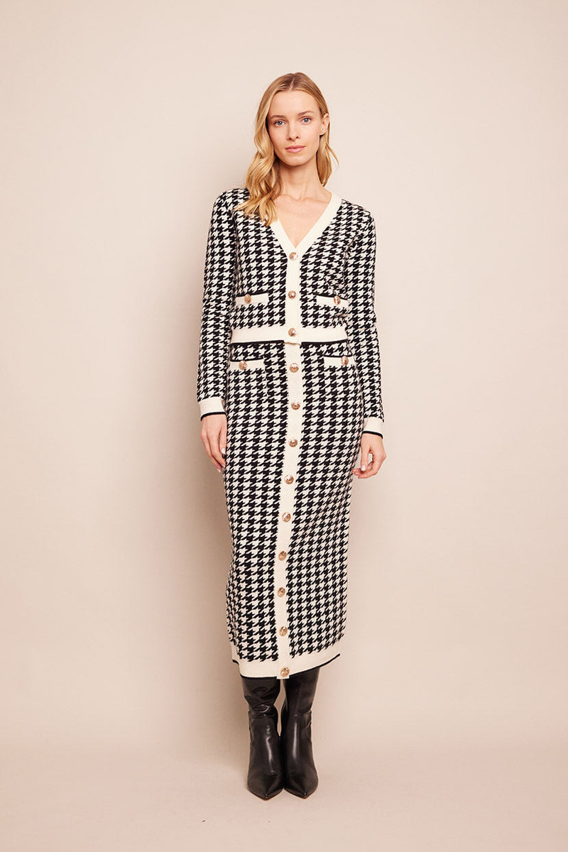 Cara Cara Ronnie Skirt
Houndstooth Chic Meets Modern Flair outlook