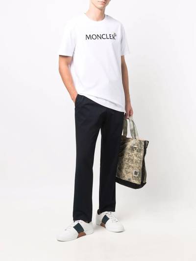 Moncler logo-print T-shirt outlook