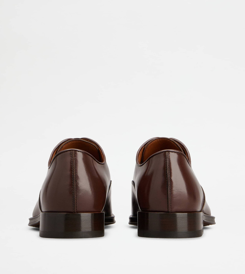 Tod's LACE-UPS IN LEATHER - BROWN outlook