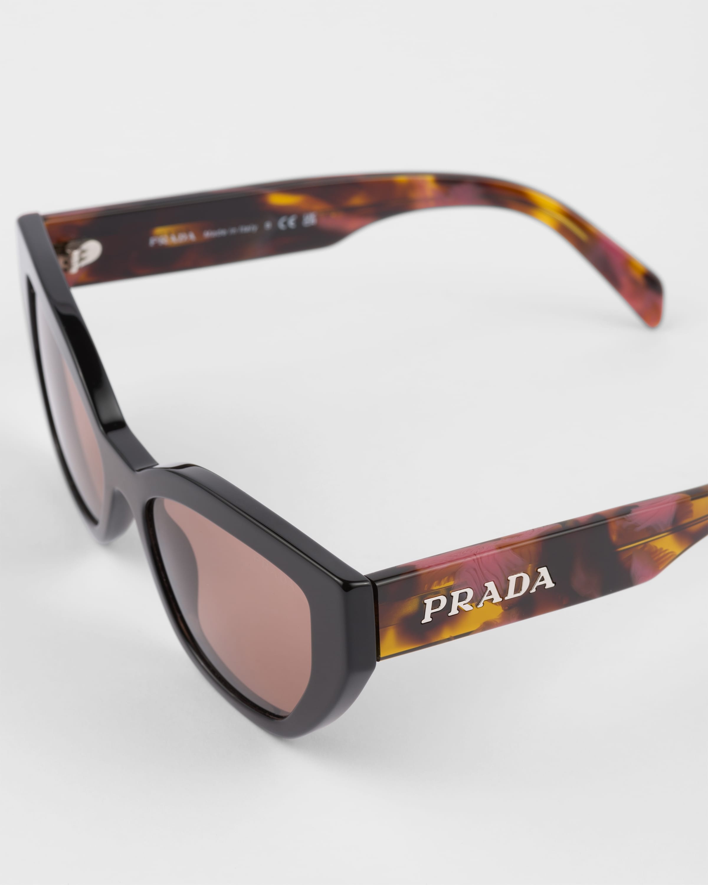 Sunglasses with Prada logo - 5