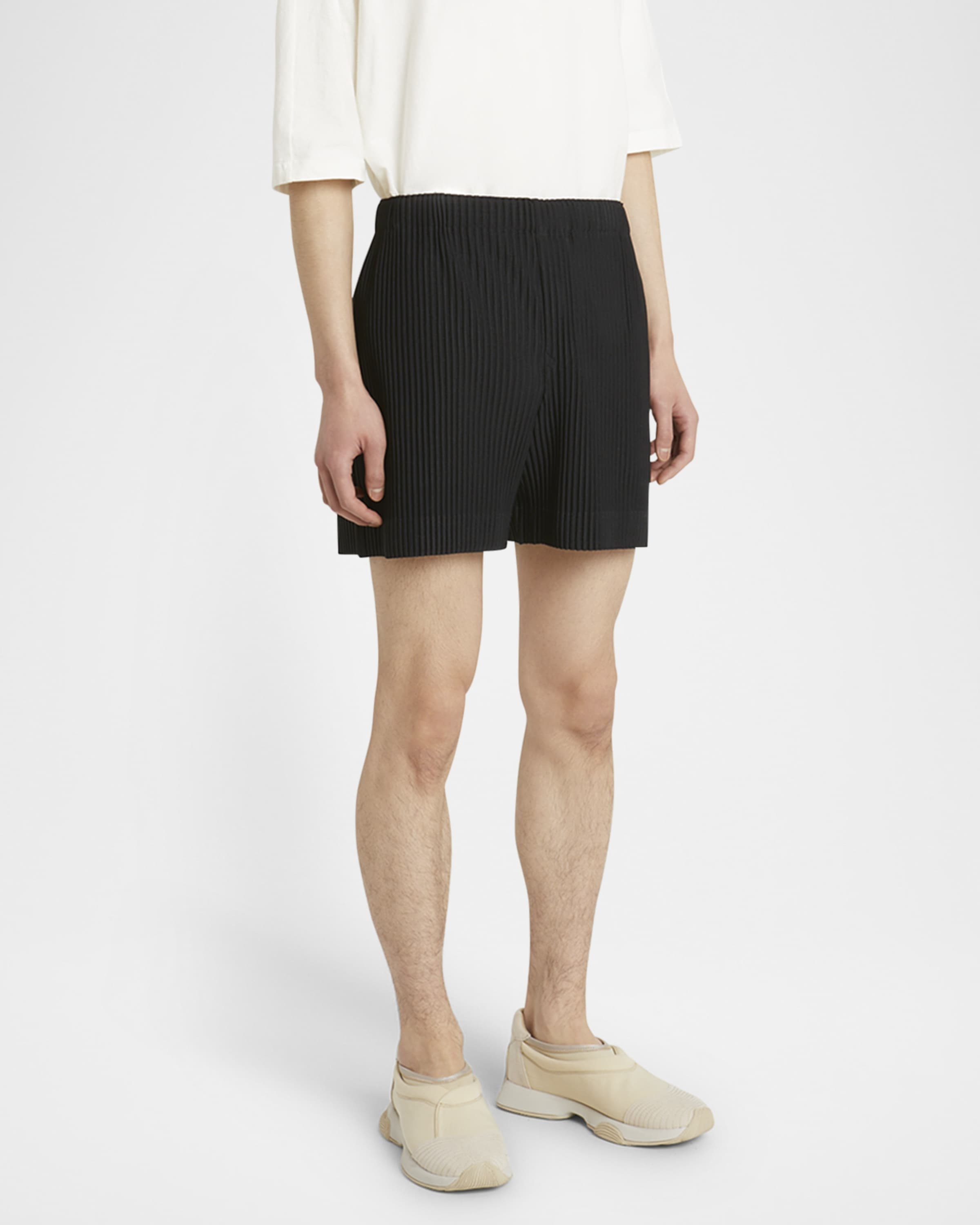 Men's Pleated Pull-On Shorts - 2