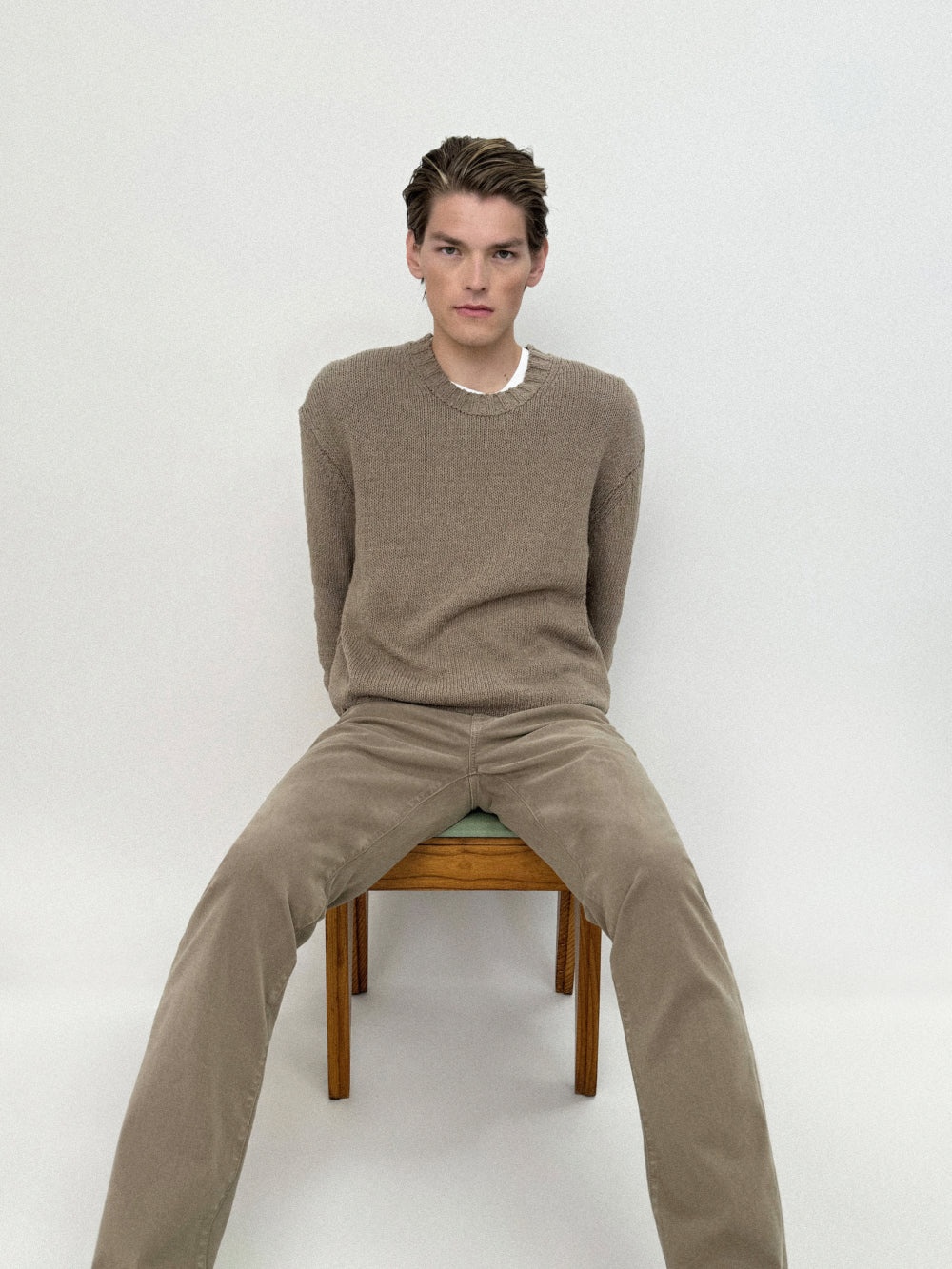 The Cashmere Crewneck Sweater in Soft Mocha - 2