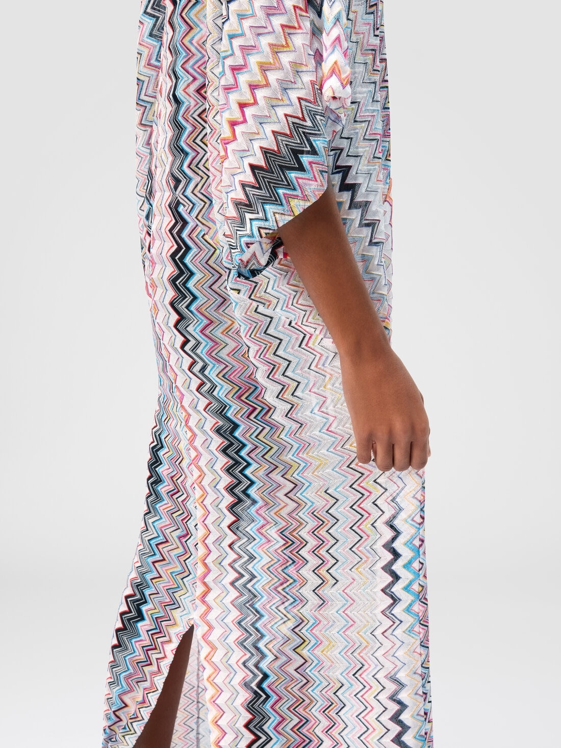 Long caftan with V-neck - 5