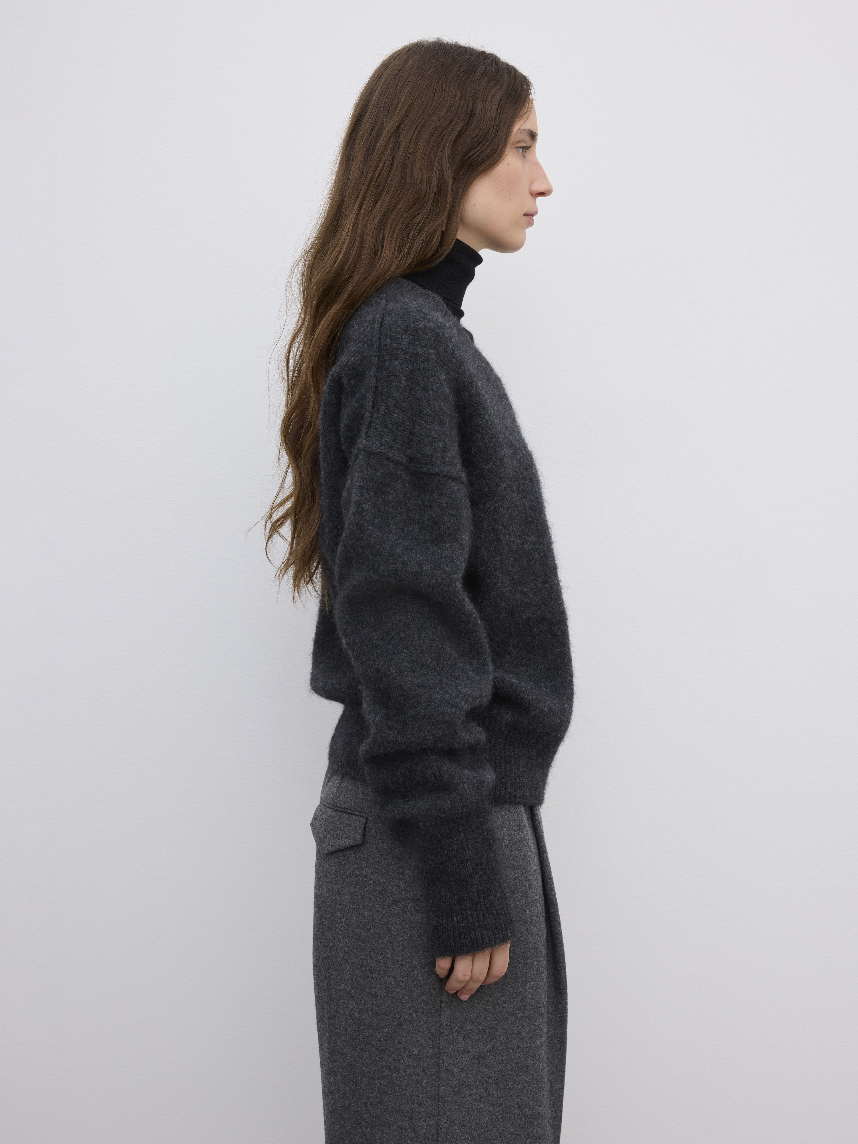 V-neck Alpaca Knit - 3