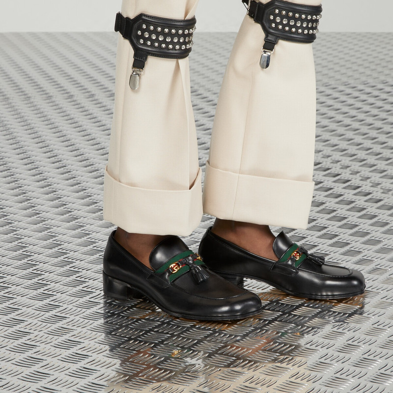 Men's moccasin with tassels 3