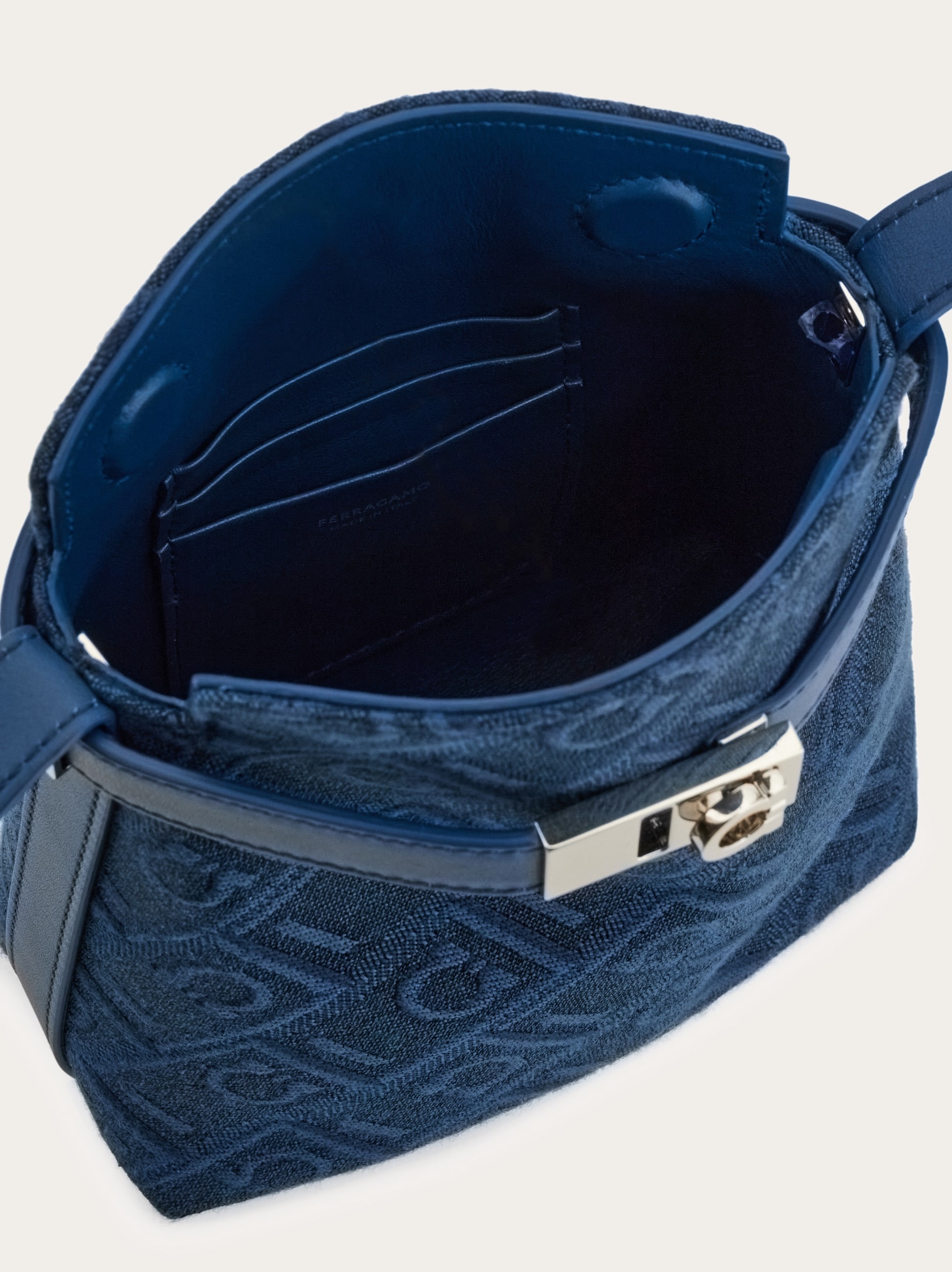 Hug smartphone holder - 3