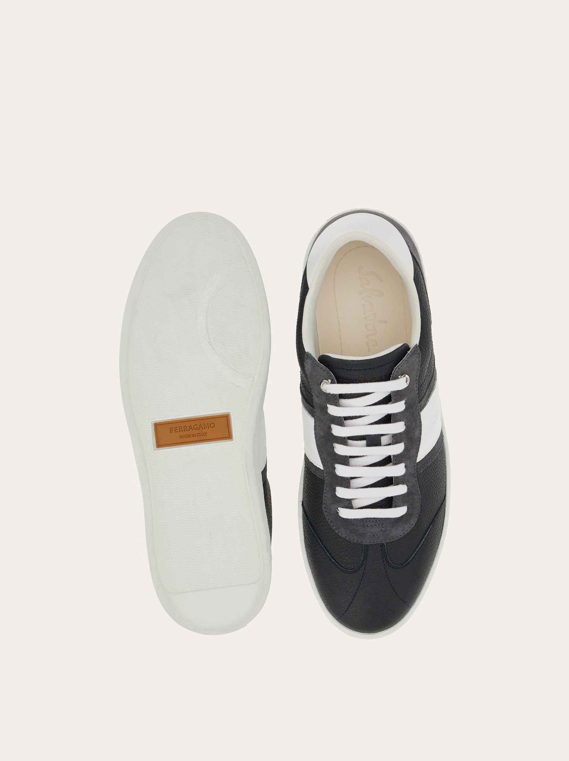Low top sneaker with signature - 6