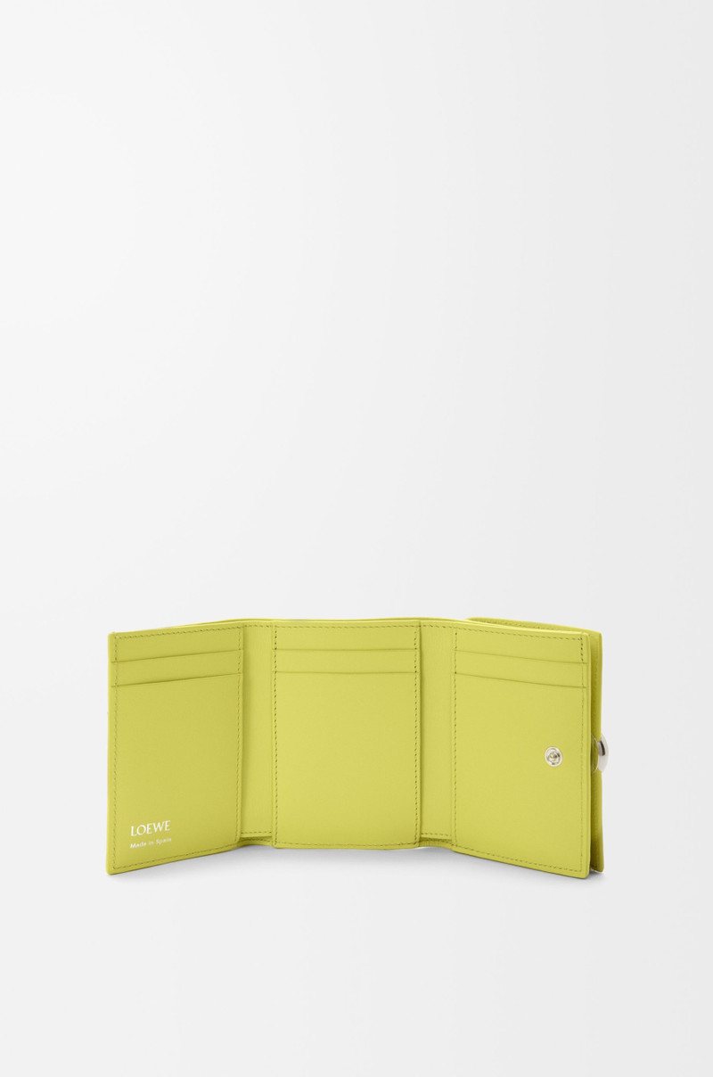 Loewe Pebble trifold wallet in shiny nappa calfskin outlook