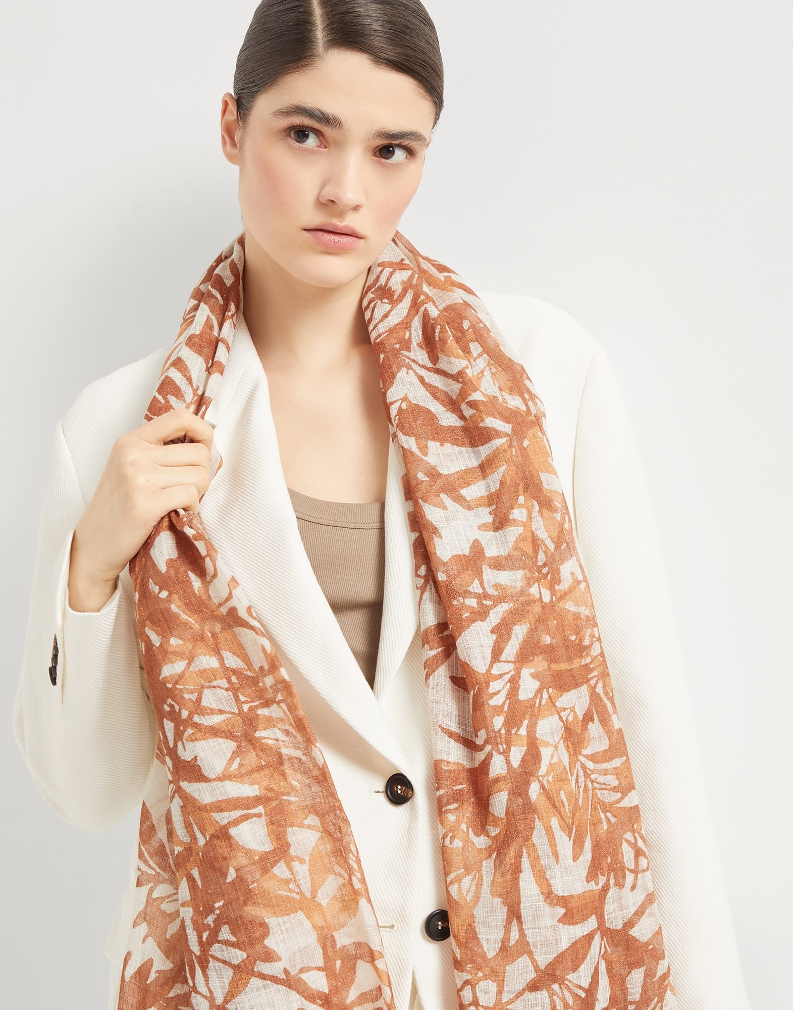Sparkling herbarium print linen scarf - 4