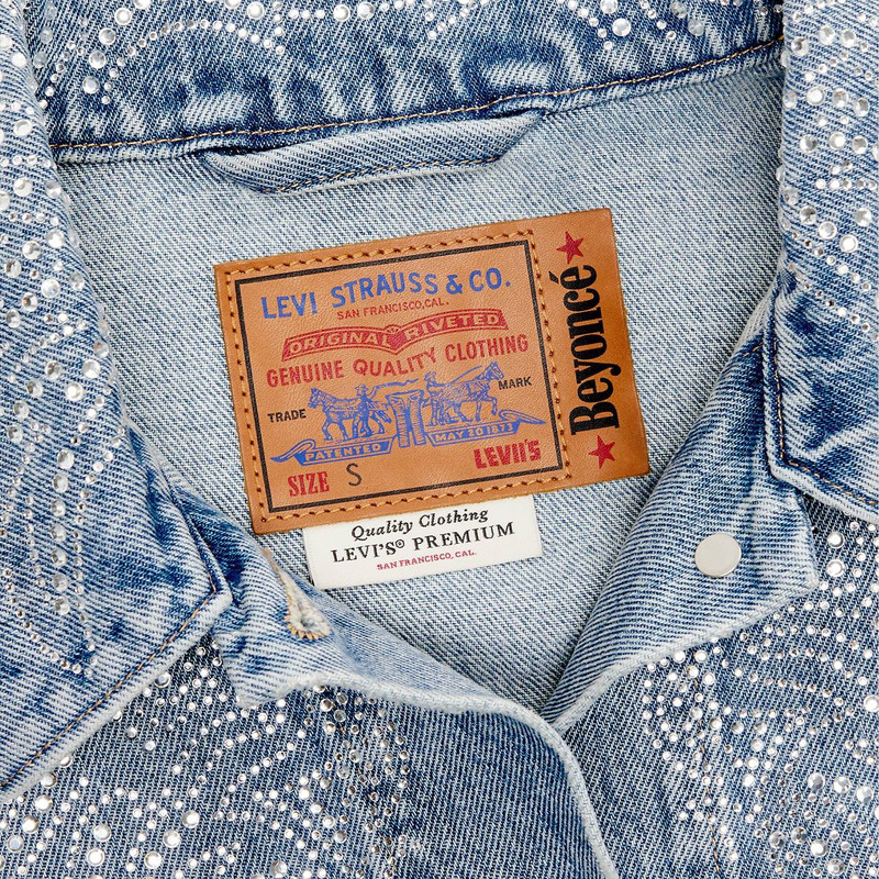 BEYONCÉ X LEVI’S® SHRUNKEN '90S TRUCKER JACKET 13