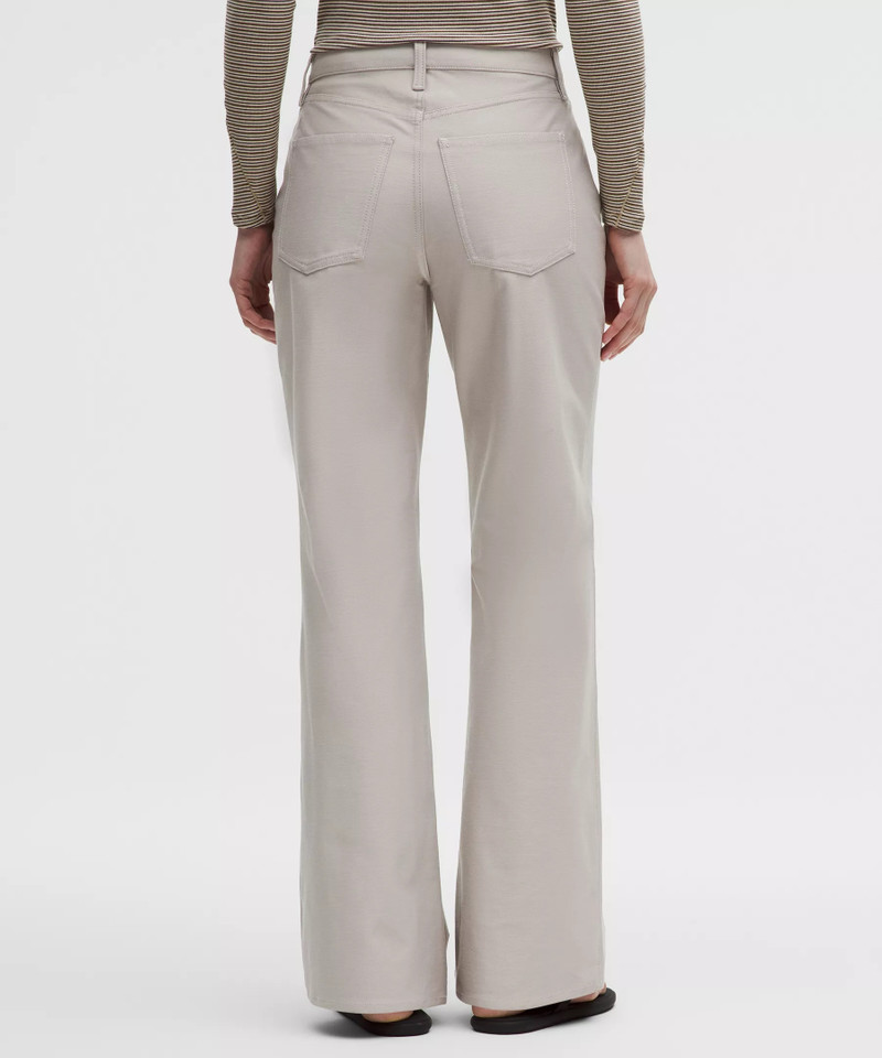 EasyFive High-Rise Subtle-Flare Pant *Short 3