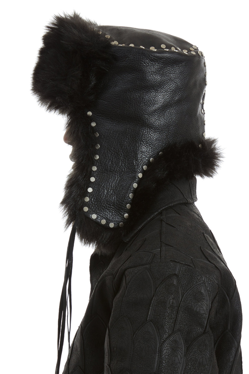 STUDDED TRAPPER 5