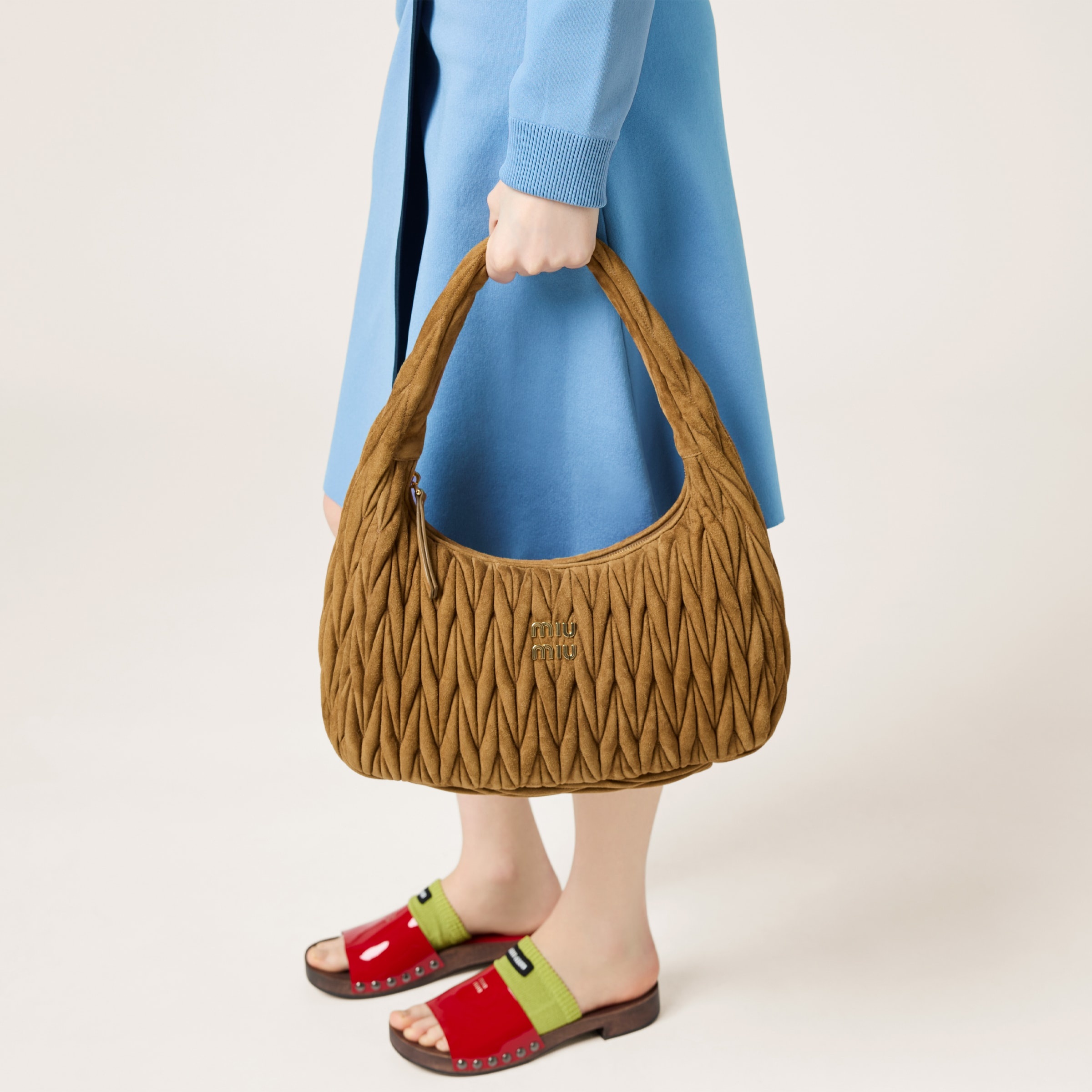 Wander matelassé suede bag - 8