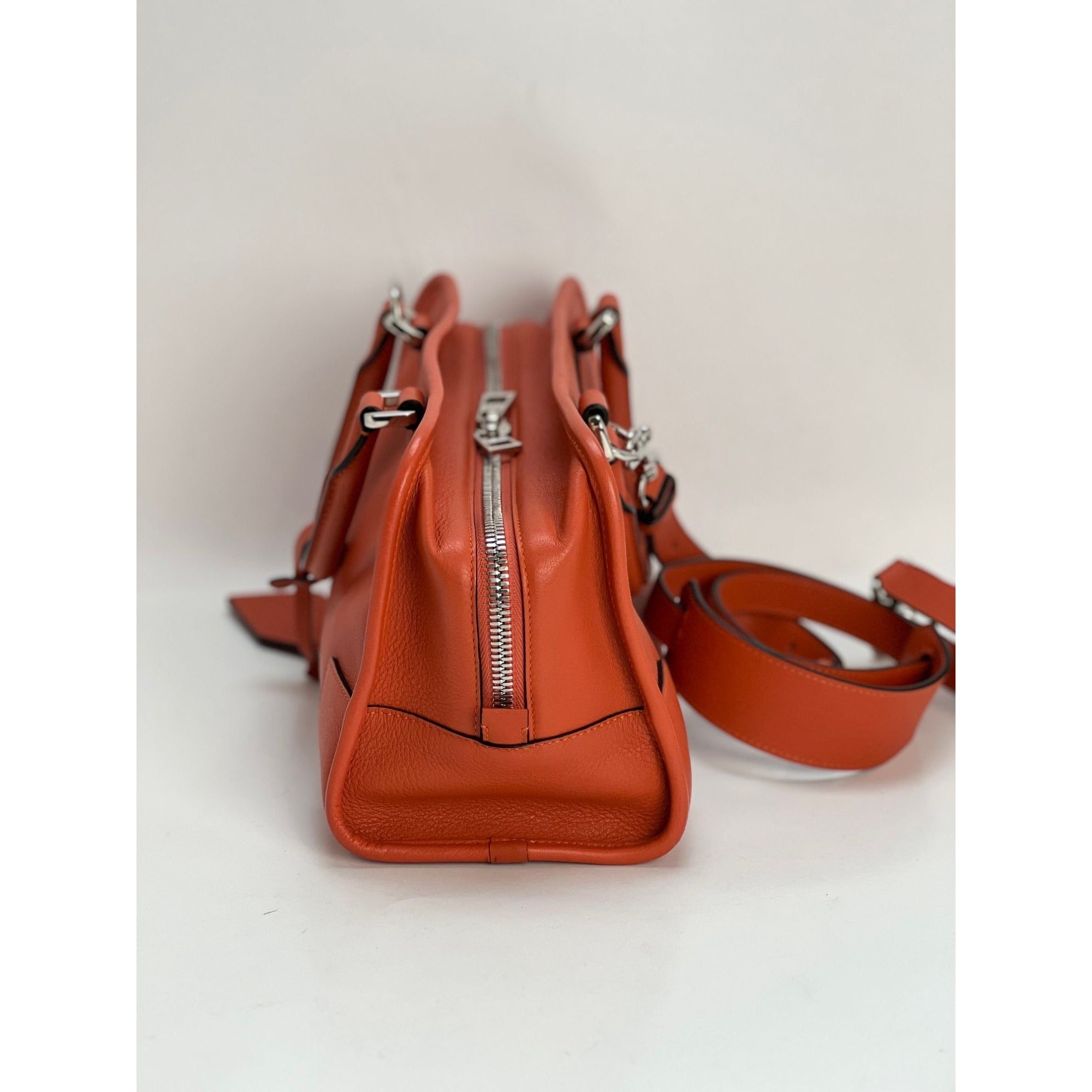 LOEWE Cal.fskin Amazona 28 Orange Shoulder Bag - 10