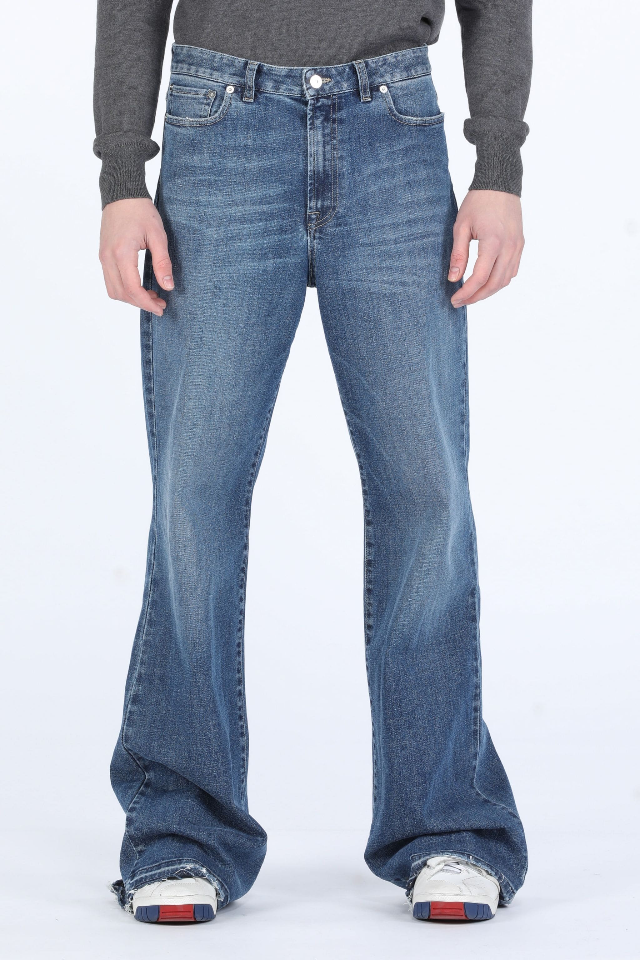 FLARED JEANS - 1