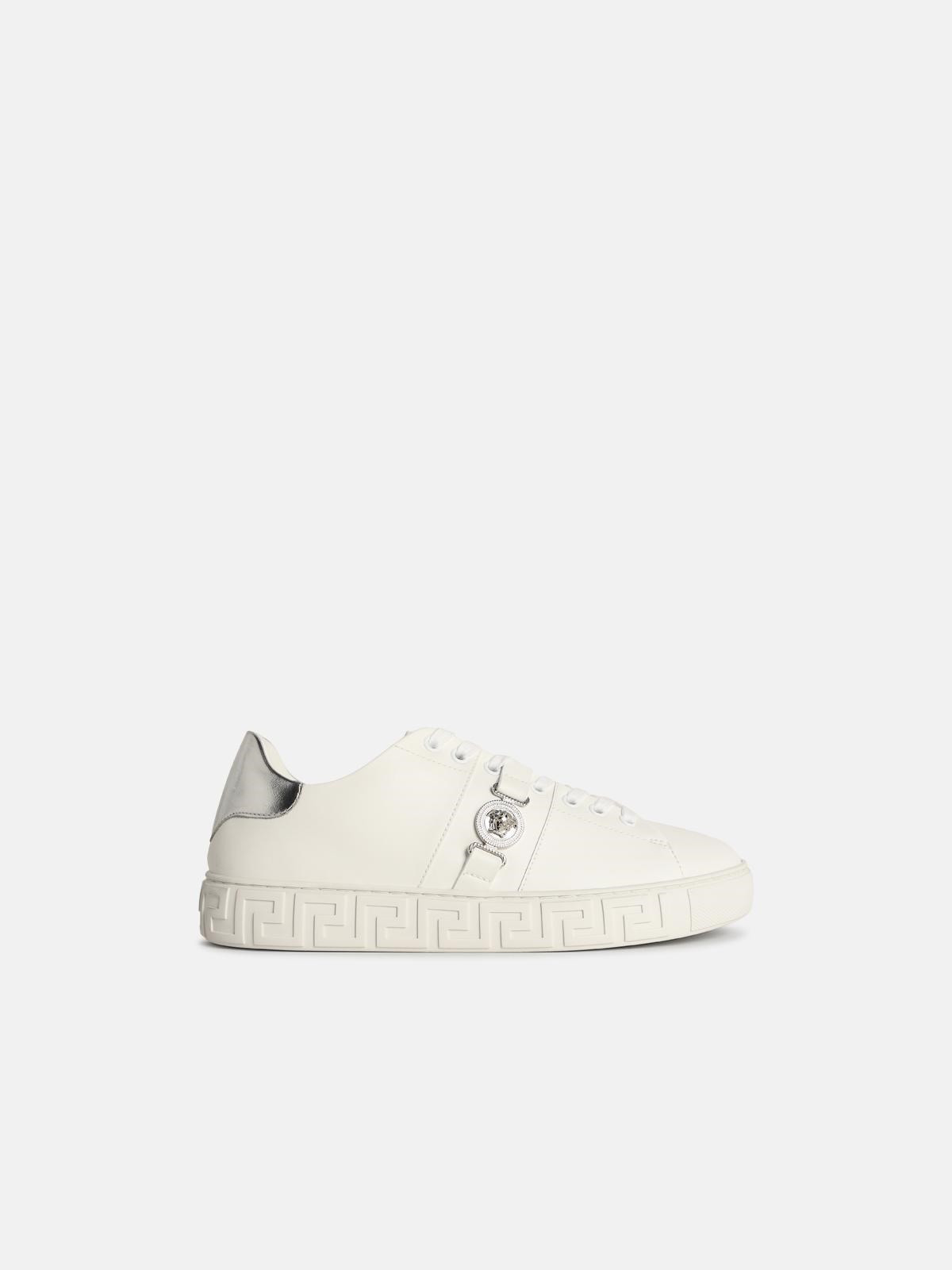 スニーカー Free Bio Sneakers - Versace - Leather - White VERSACE 'FREE BIO' WHITE FAUX LEATHER SNEAKERS | REVERSIBLE