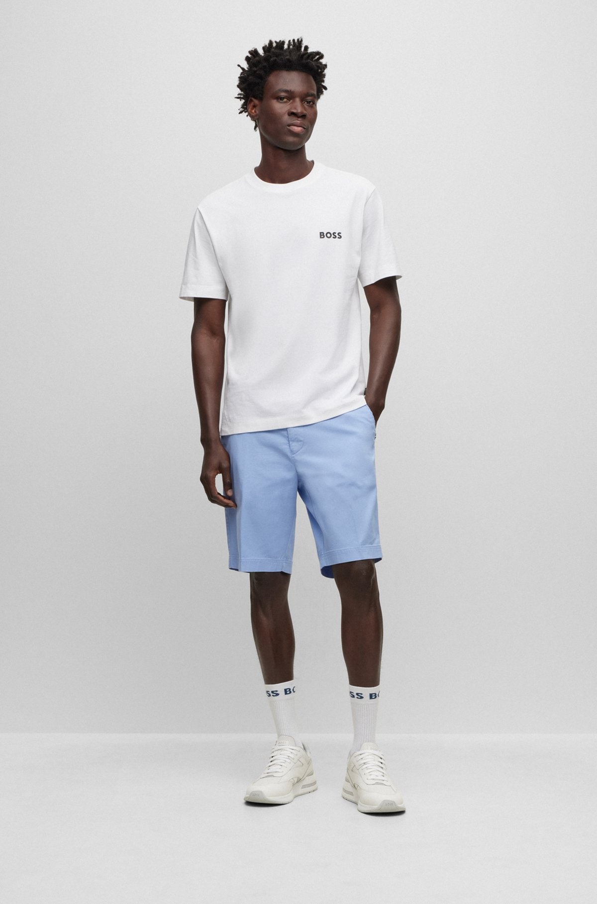 SLIM-FIT SHORTS IN STRETCH-COTTON GABARDINE - 3